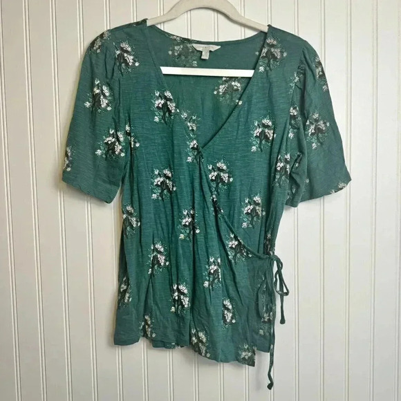 Lucky Brand Green Floral Wrap Front Top Small E3 - Picture 1 of 5